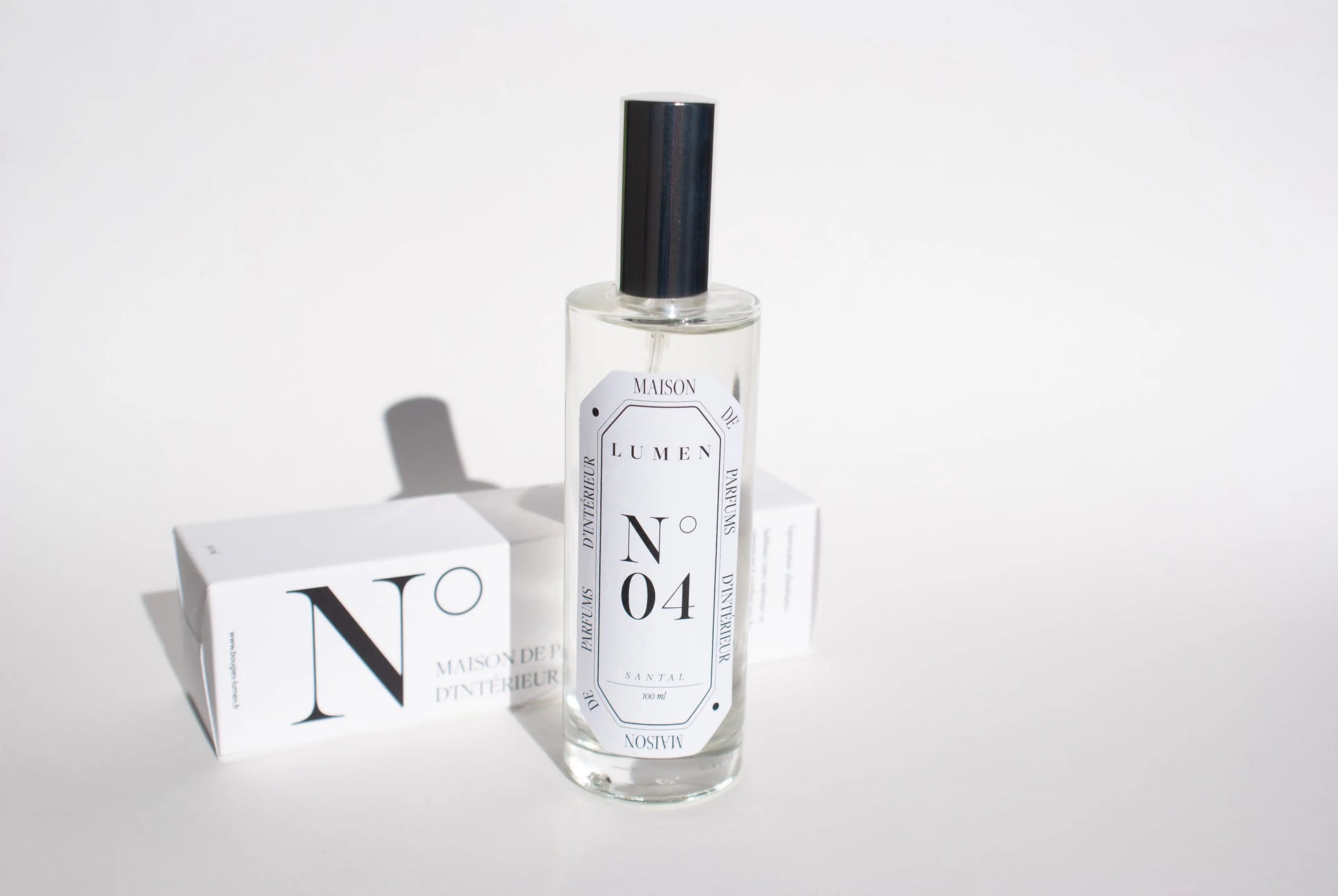 LUMEN - Vaporisateur de parfum N°04 et sa boite. Parfum santal